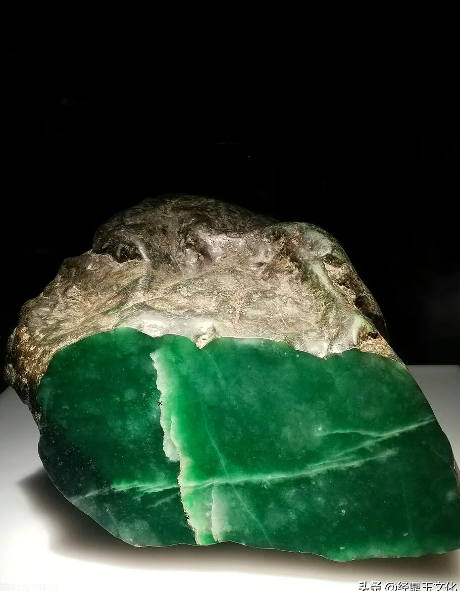 翡翠原石表皮特征